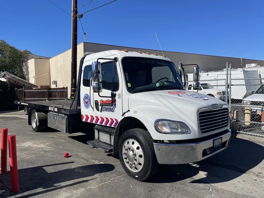 Castaic Towing flatbed truck